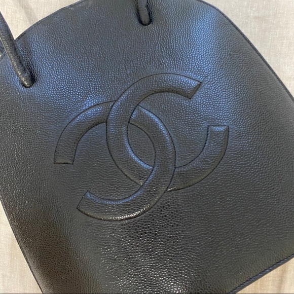 Vintage Chanel Egg Shaped bag - Picture 3 of 12